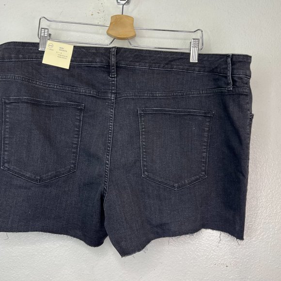 Universal Thread Midi Shorts Denim Raw Hem Distressed Black Wash Plus Size 24W - Picture 2 of 6